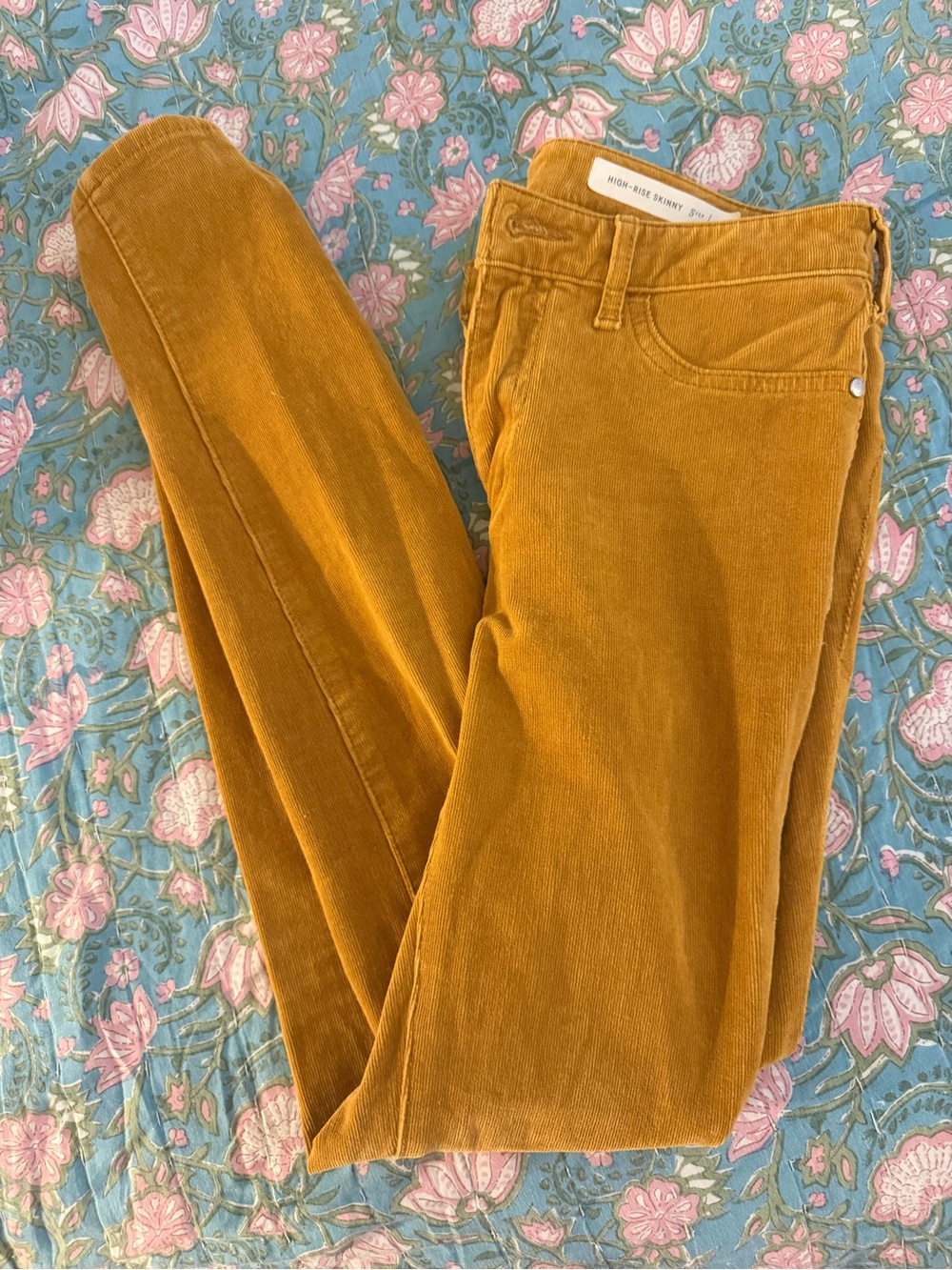 PILCRO ANTHRO HIGH RISE SKINNY PANTS SIZE 26 CORDS